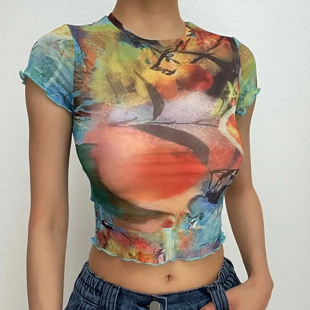 BerryBetty - Abstract print contrast short sleeve ruffle crewneck crop top