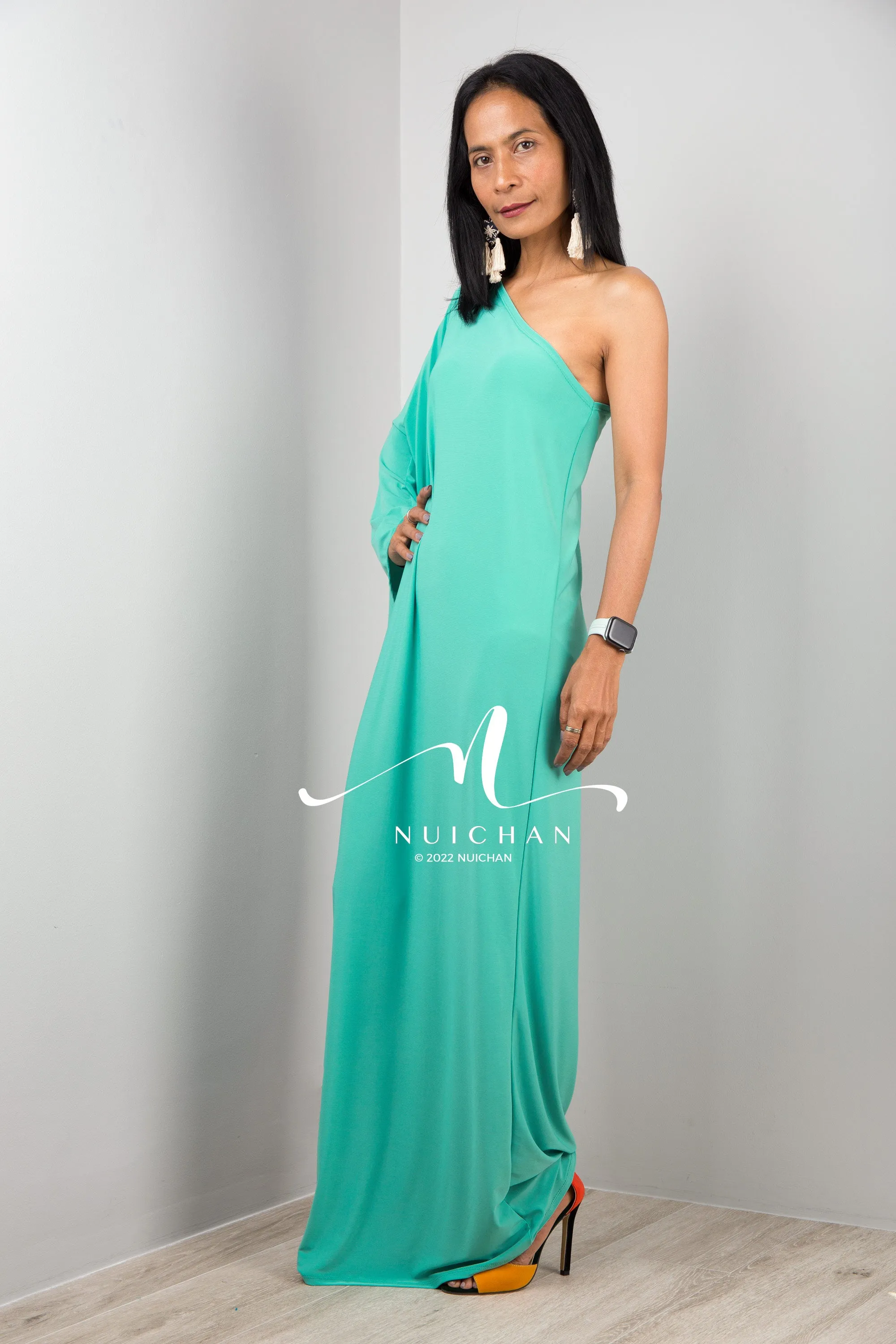 One shoulder maxi dress in mint green